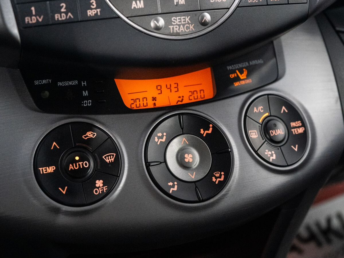 Toyota RAV4 2006 - фото автомобиля