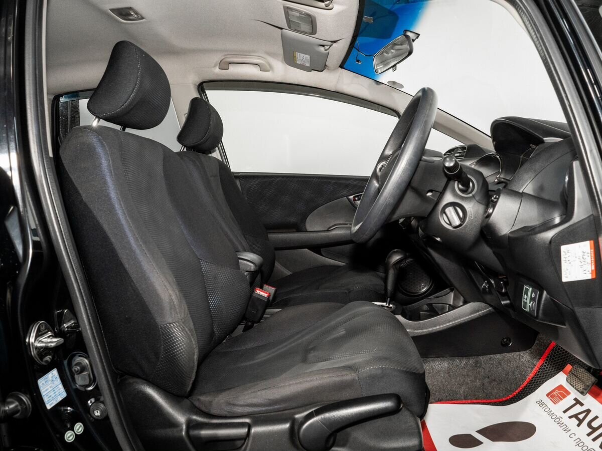 Honda Fit 2012 - фото автомобиля