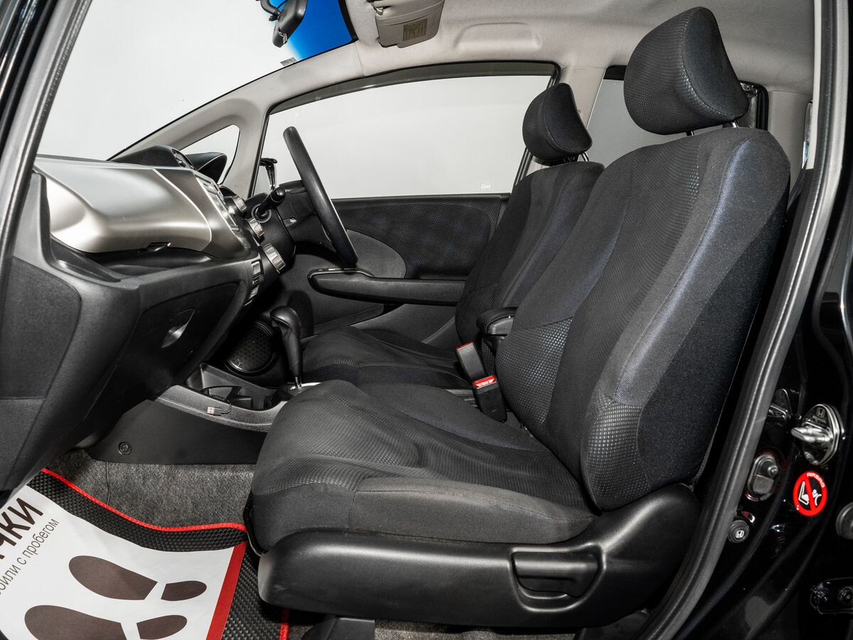 Honda Fit 2012 - фото автомобиля