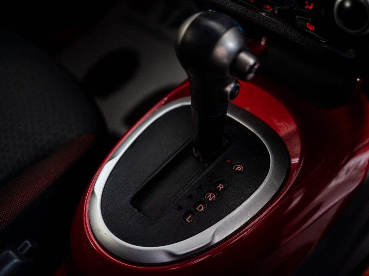 Nissan Juke 2012 - фото автомобиля