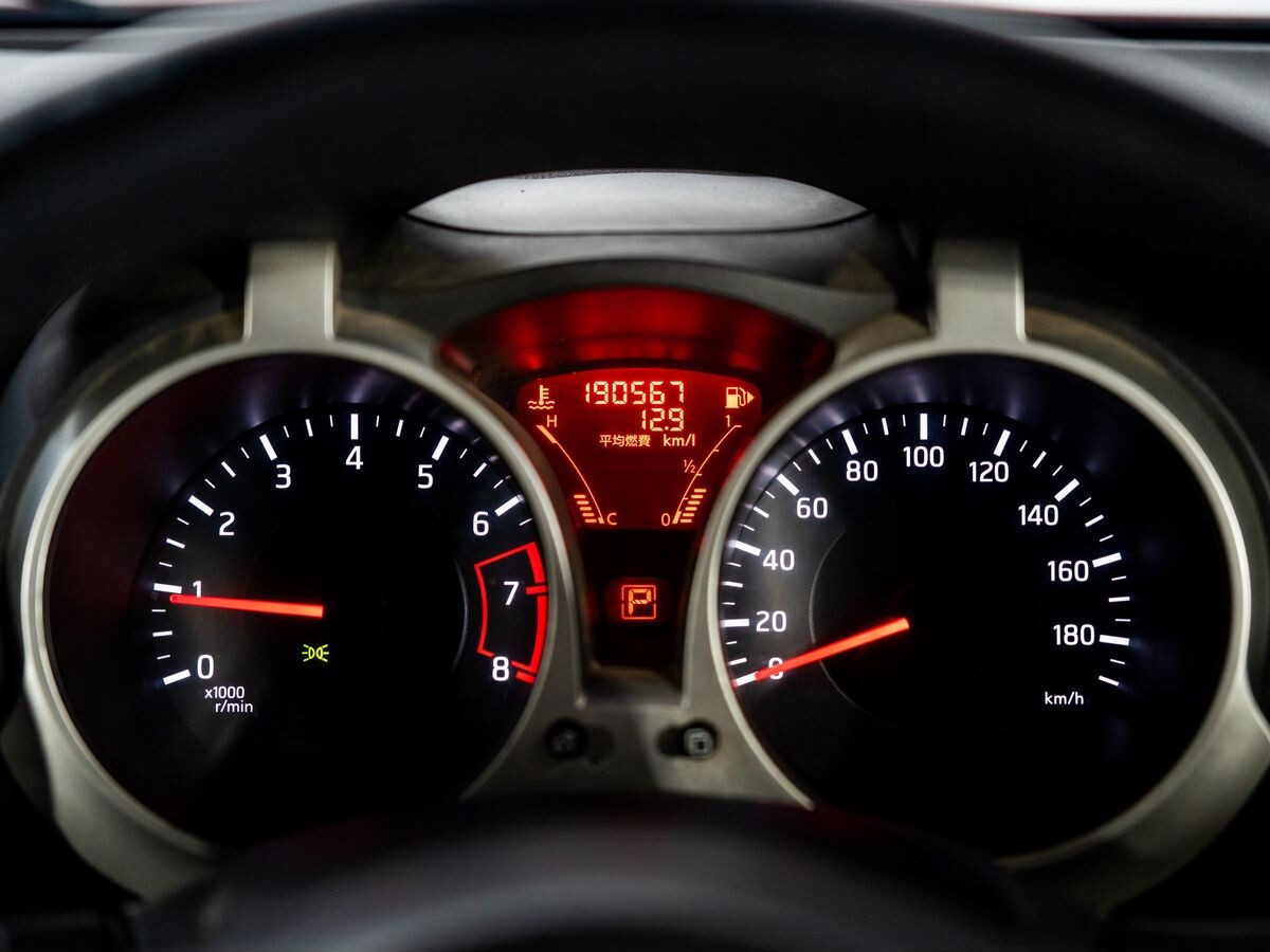 Nissan Juke 2012 - фото автомобиля