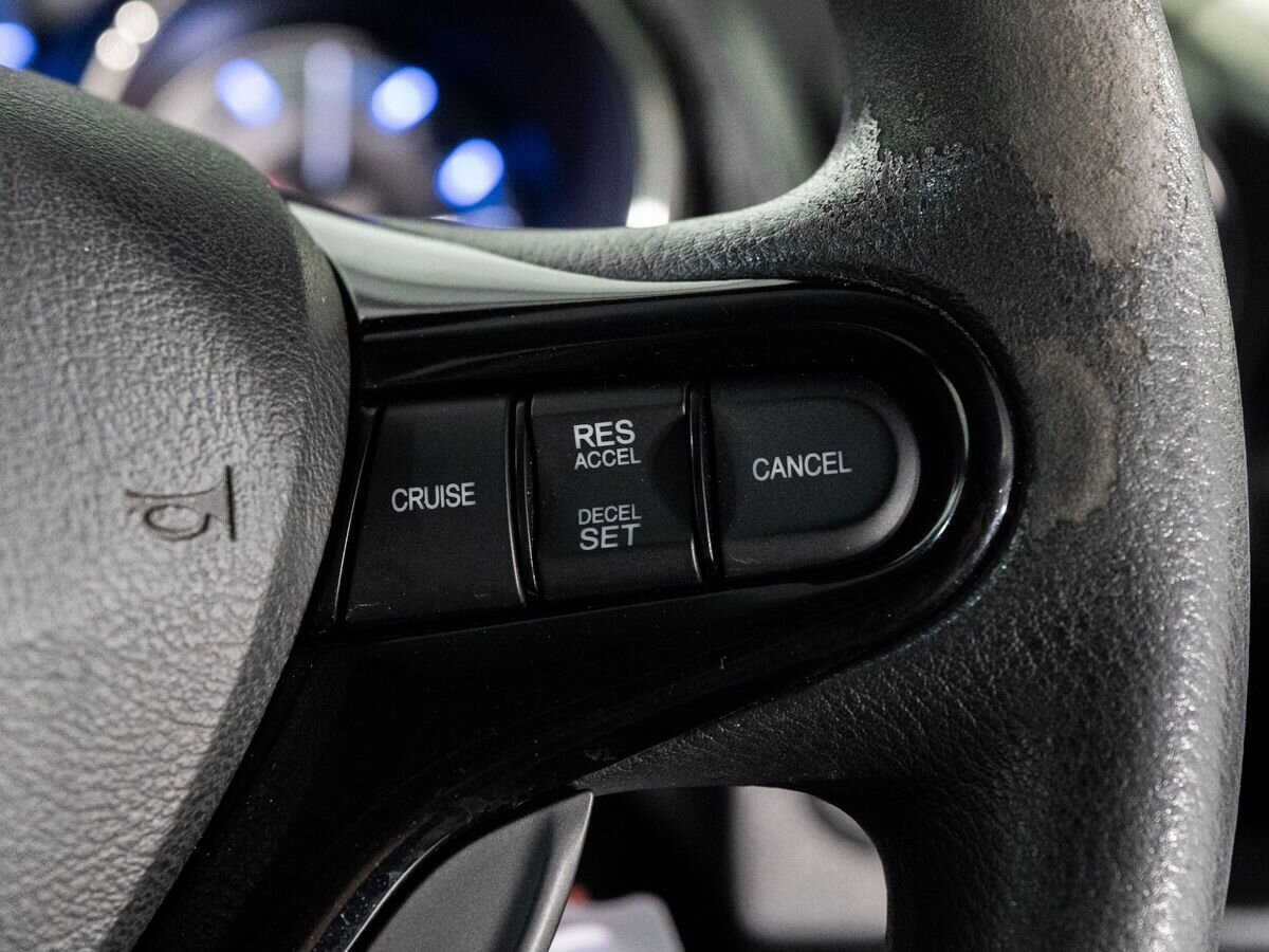 Honda Fit Shuttle 2011 - фото автомобиля