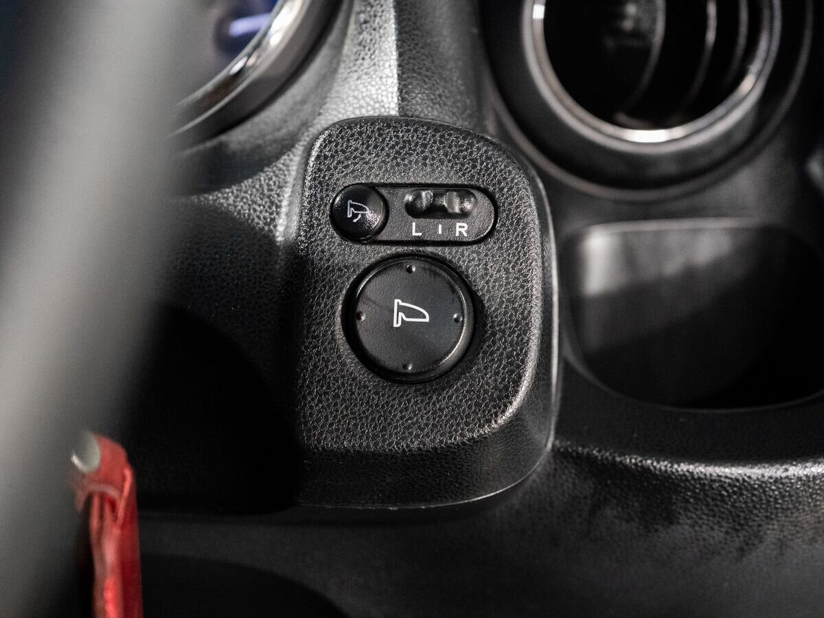 Honda Fit Shuttle 2011 - фото автомобиля