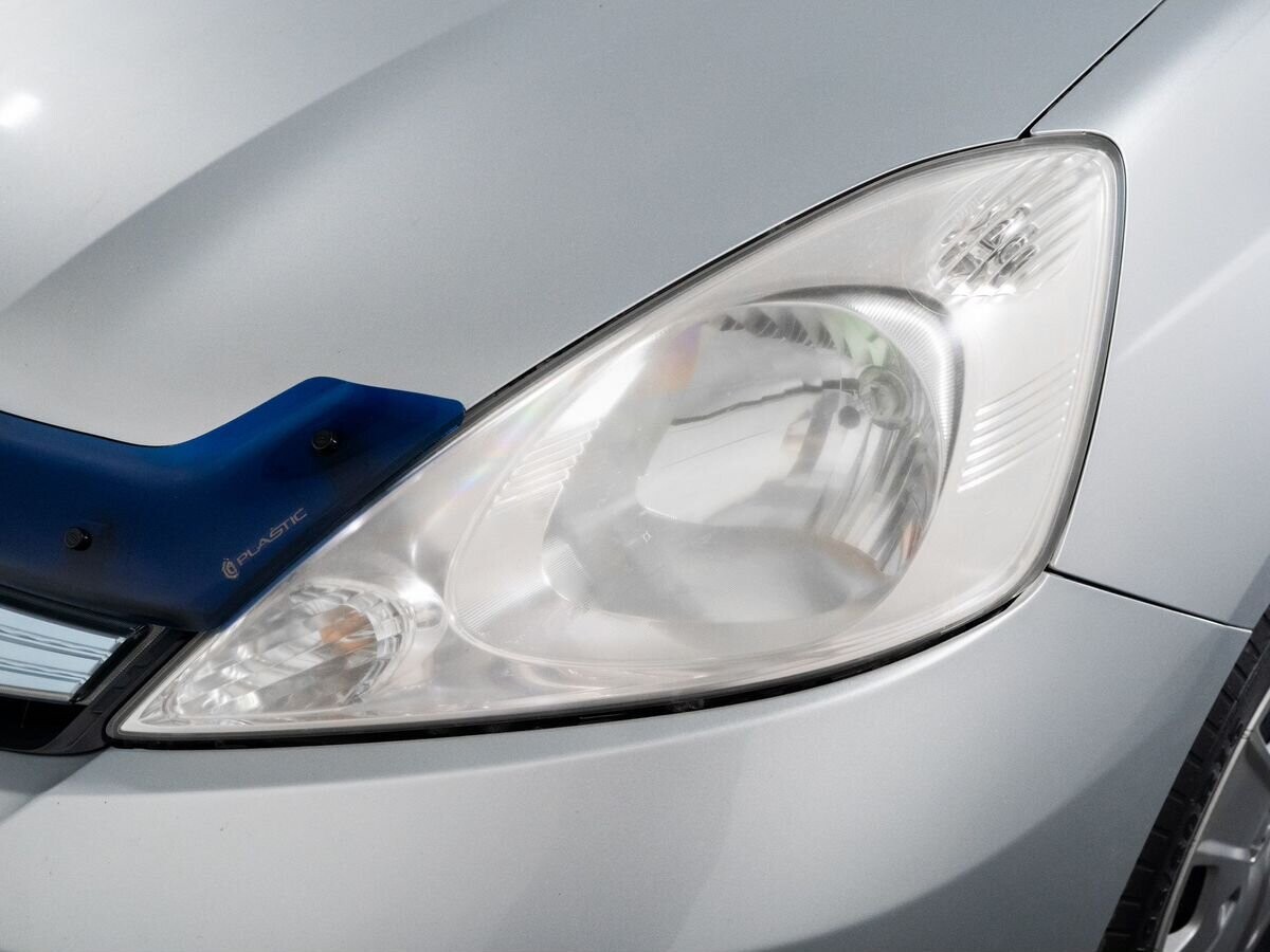 Honda Fit Shuttle 2011 - фото автомобиля