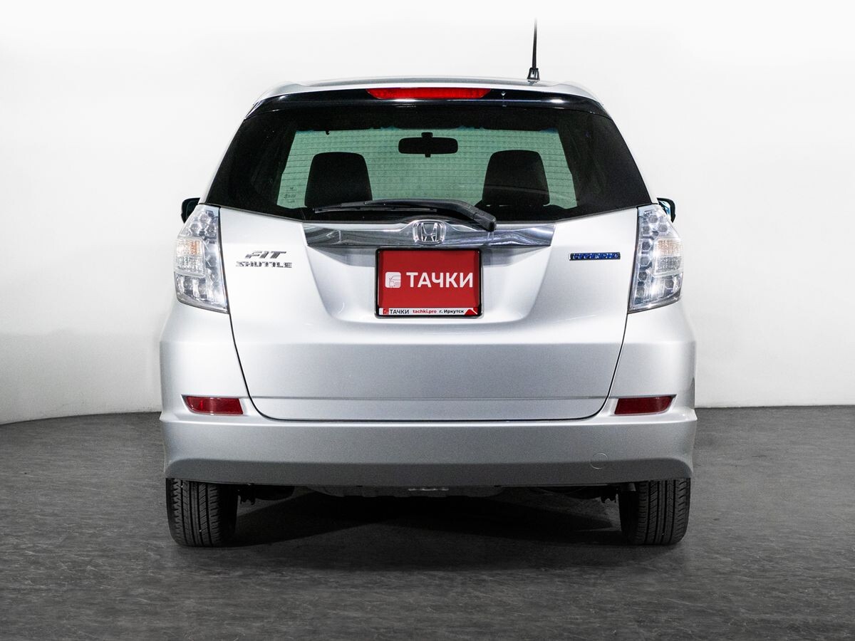 Honda Fit Shuttle 2011 - фото автомобиля