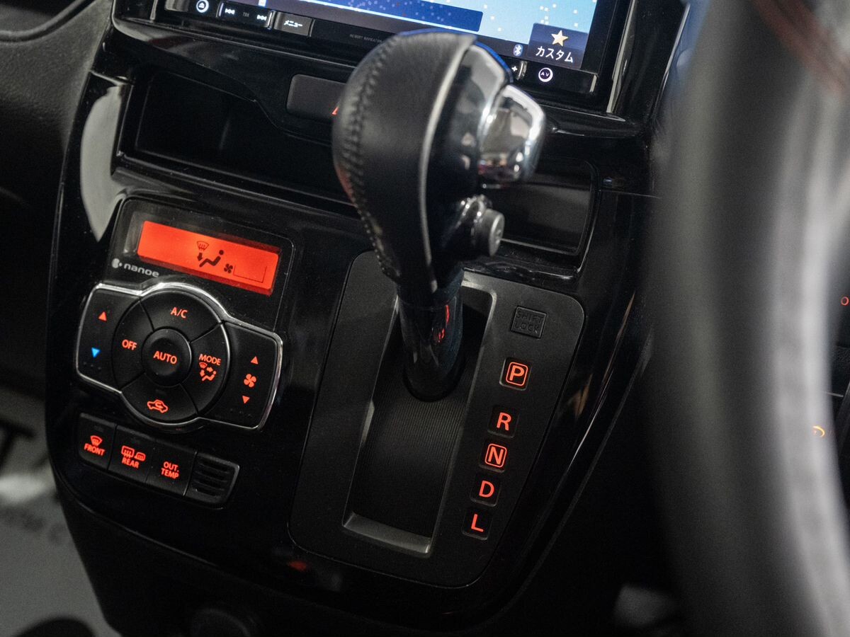 Suzuki Solio 2017 - фото автомобиля