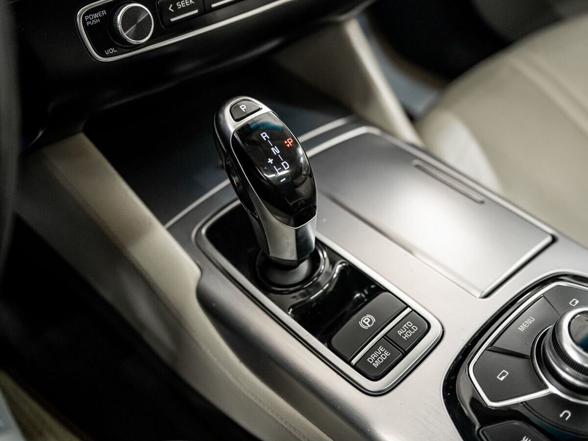 Kia Quoris 2013 - фото автомобиля