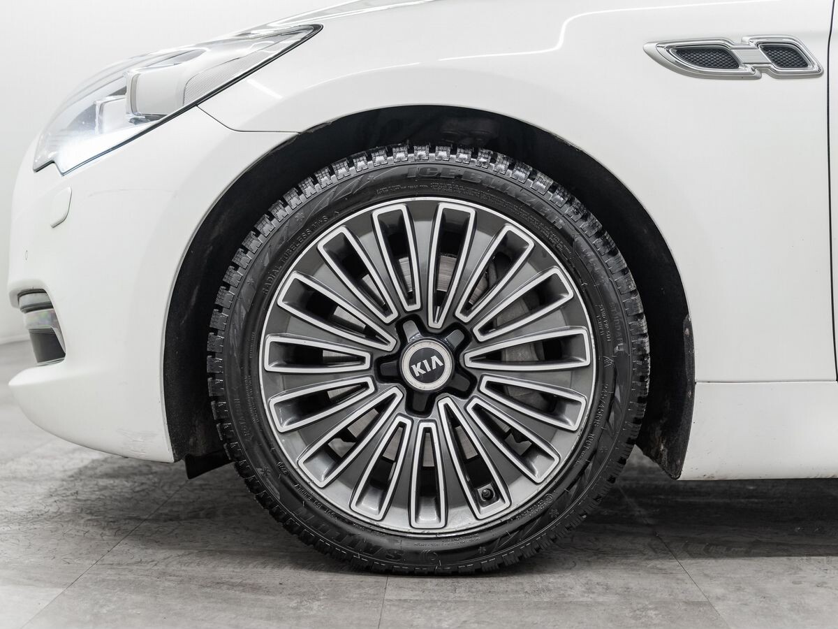 Kia Quoris 2013 - фото автомобиля