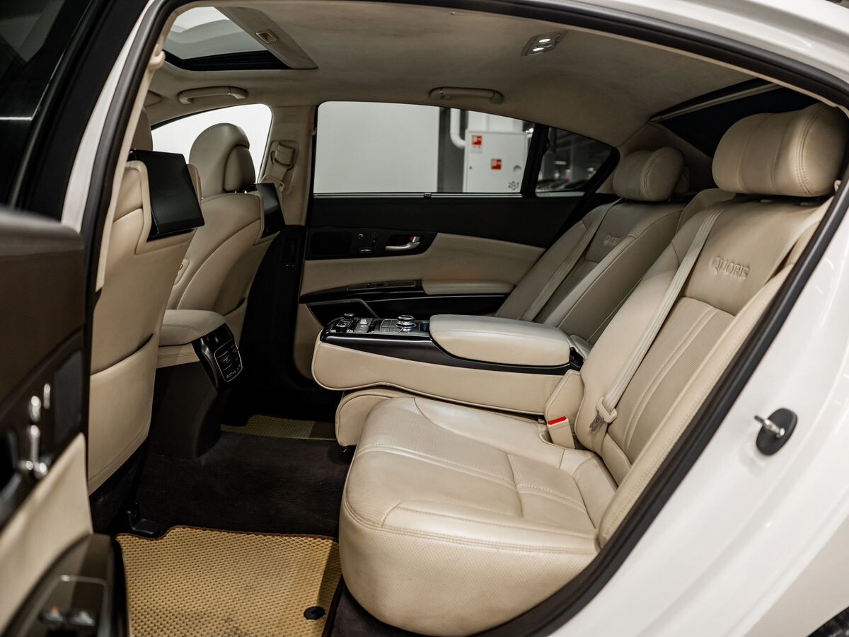 Kia Quoris 2013 - фото автомобиля
