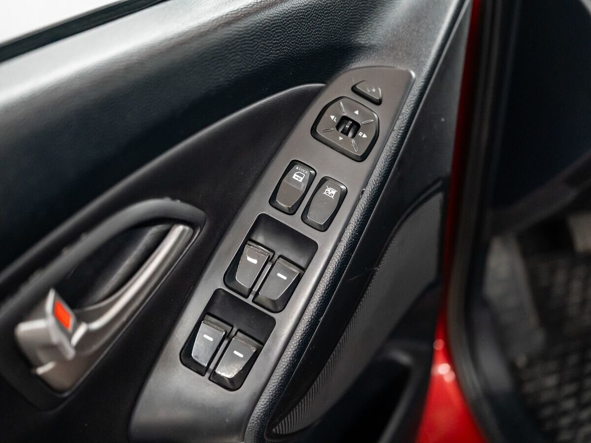 Hyundai ix35 2010 - фото автомобиля