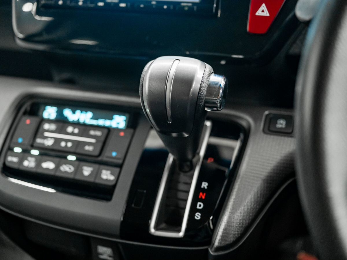Honda Stepwgn 2019 - фото автомобиля