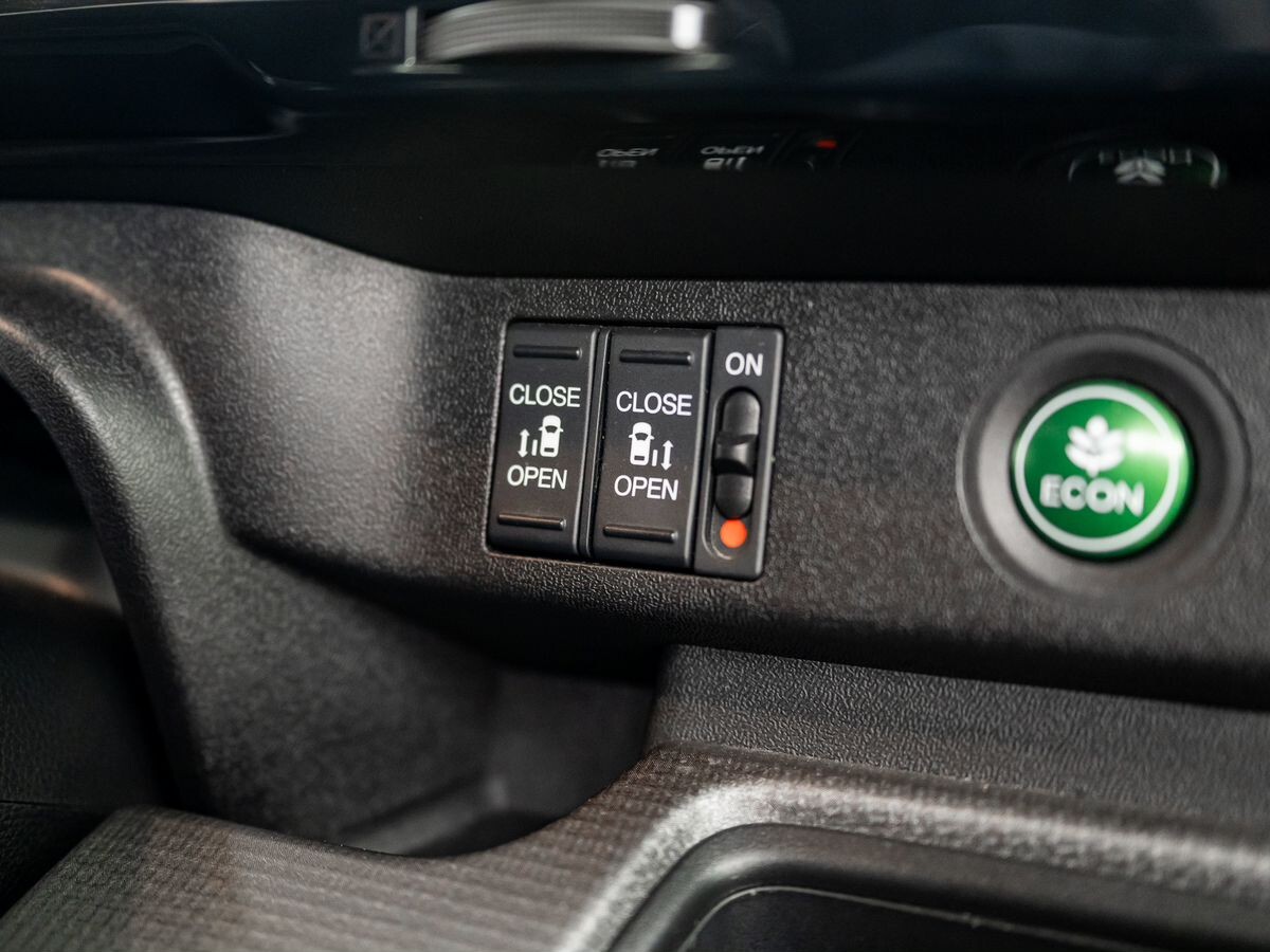 Honda Stepwgn 2019 - фото автомобиля