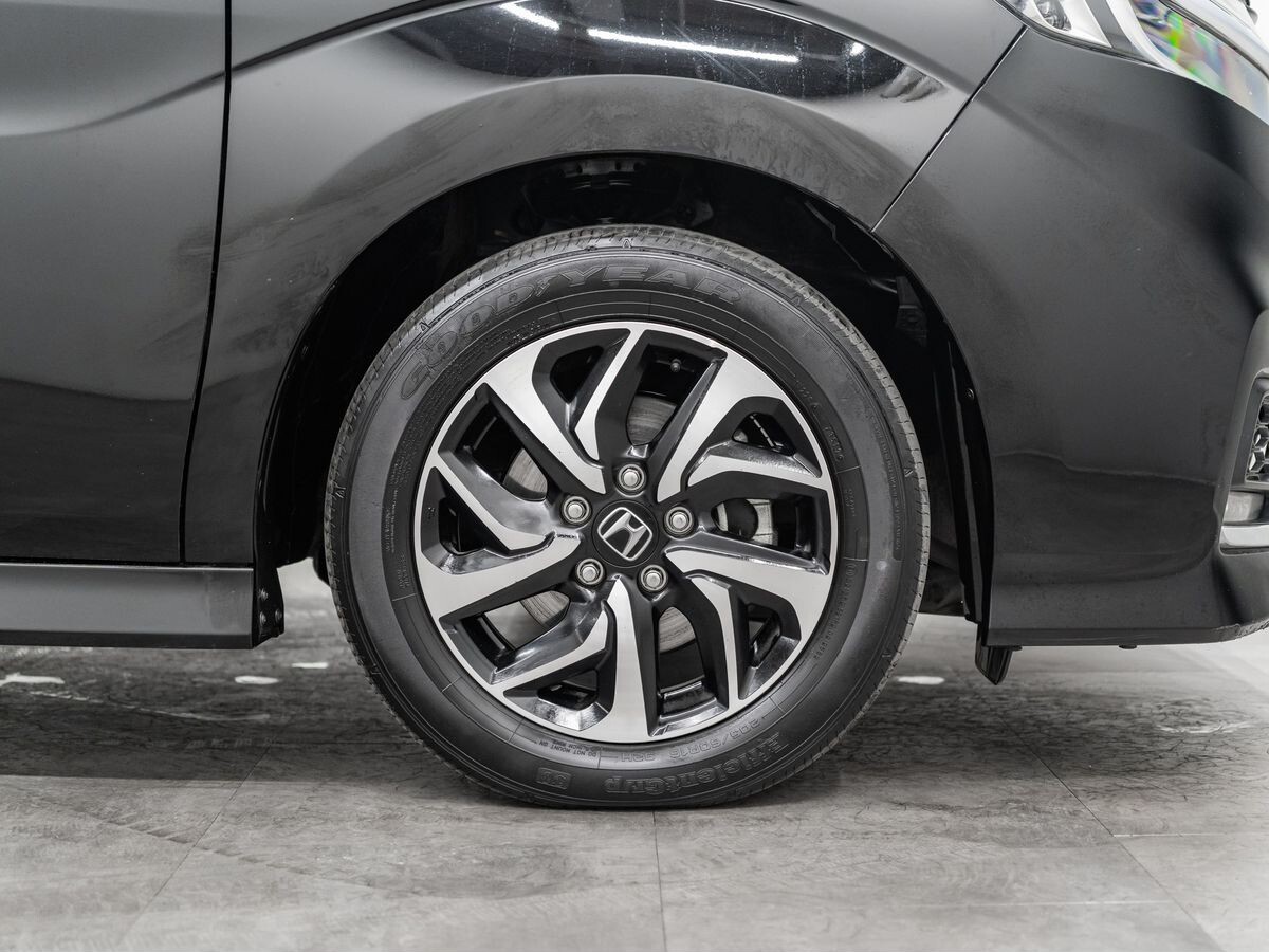 Honda Stepwgn 2019 - фото автомобиля