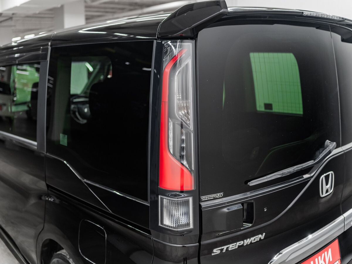 Honda Stepwgn 2019 - фото автомобиля