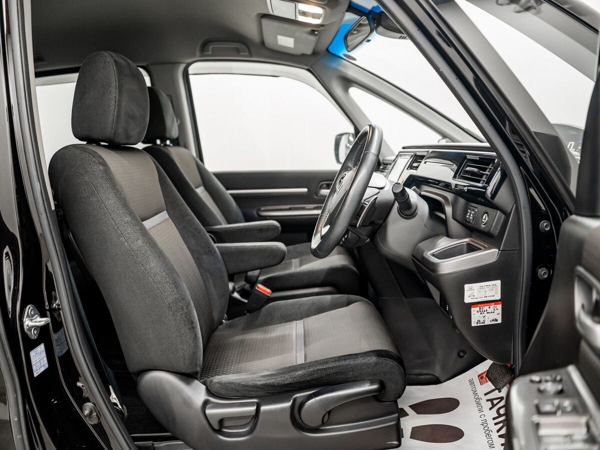 Honda Stepwgn 2019 - фото автомобиля