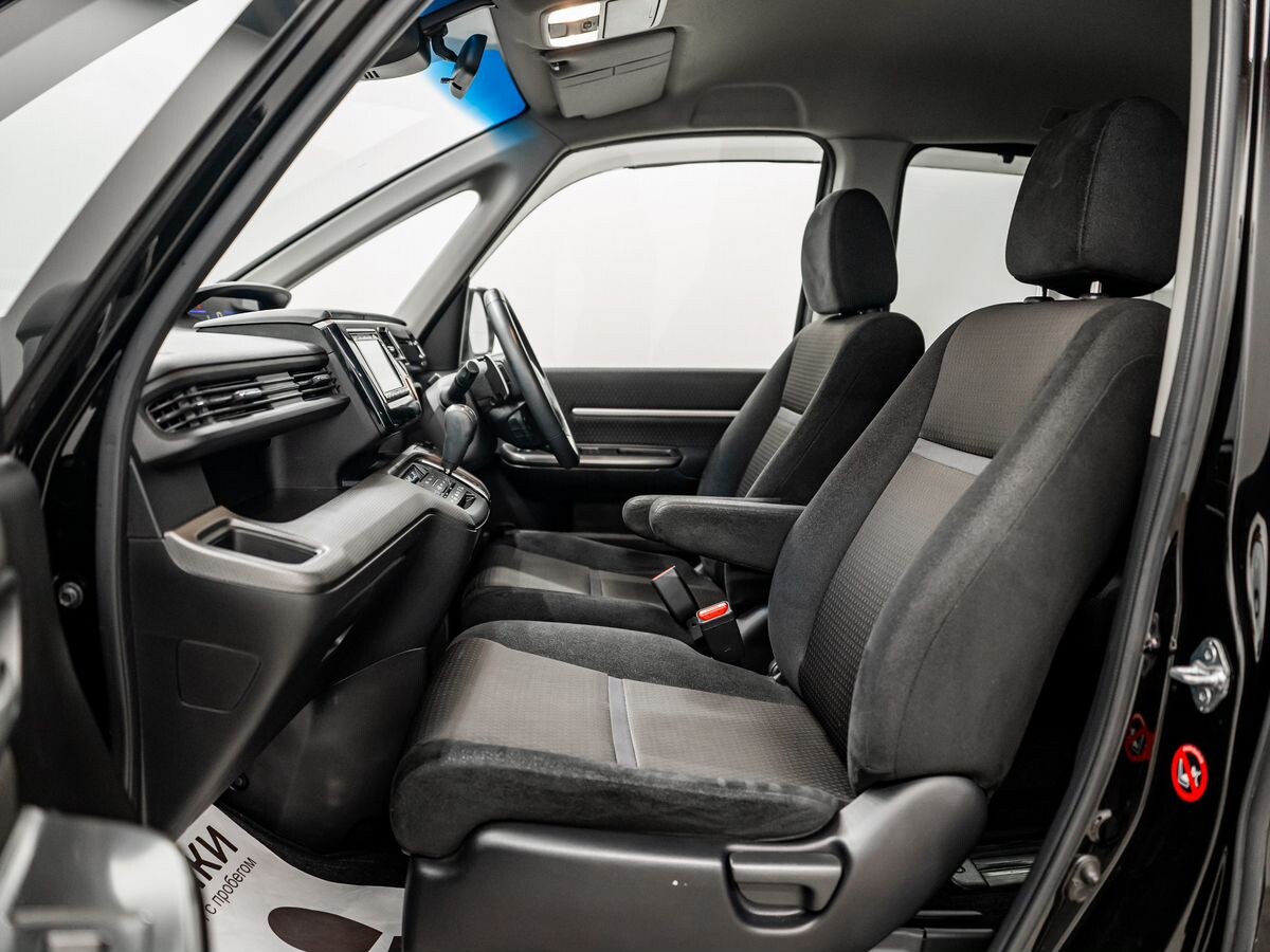 Honda Stepwgn 2019 - фото автомобиля