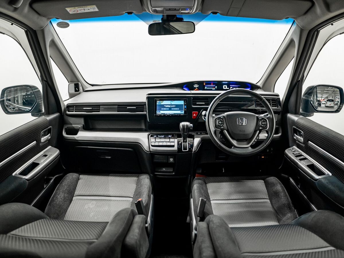 Honda Stepwgn 2019 - фото автомобиля