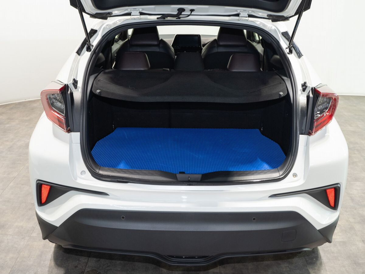 Toyota C-HR 2018 - фото автомобиля