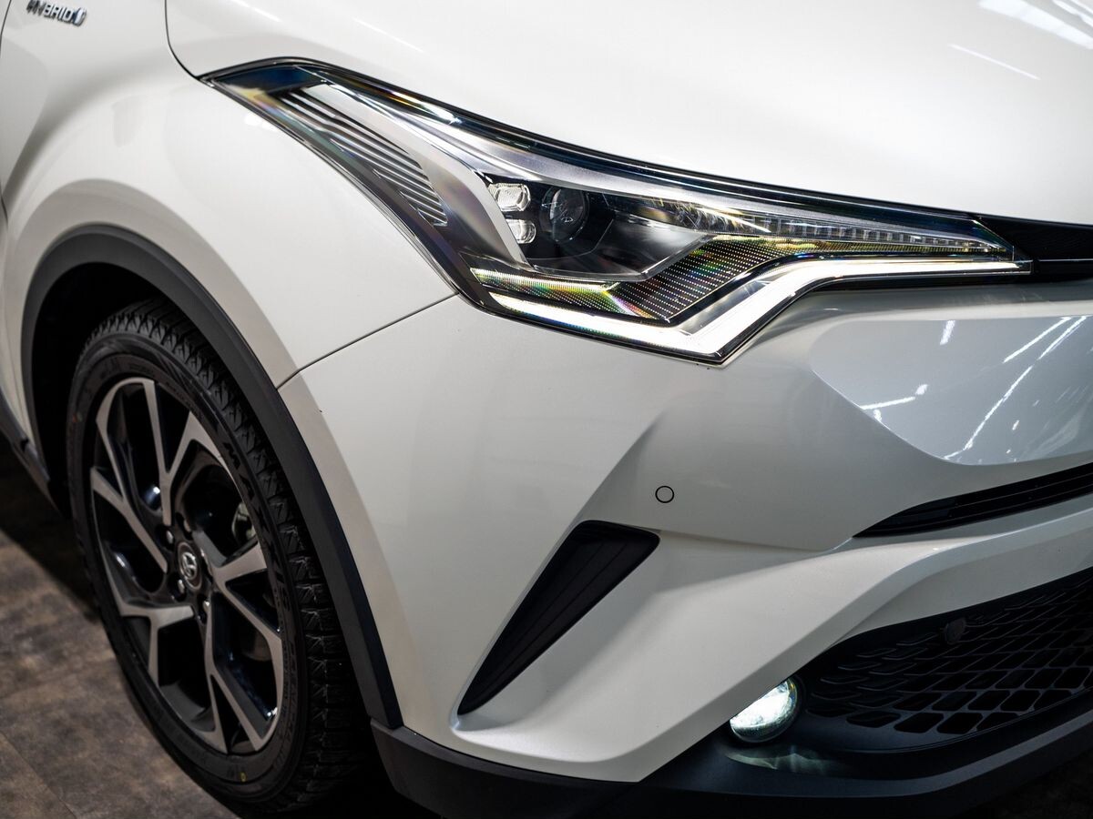Toyota C-HR 2018 - фото автомобиля
