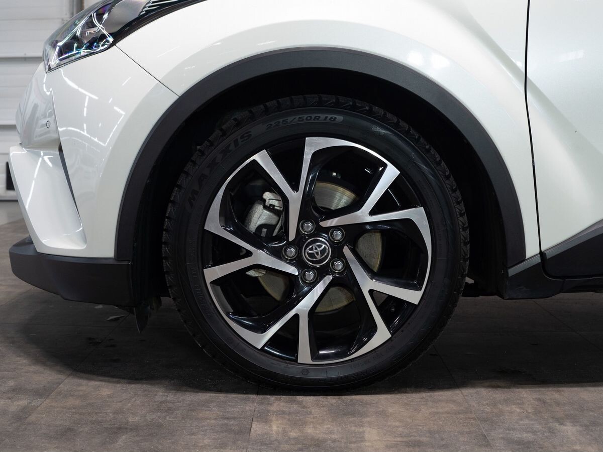 Toyota C-HR 2018 - фото автомобиля
