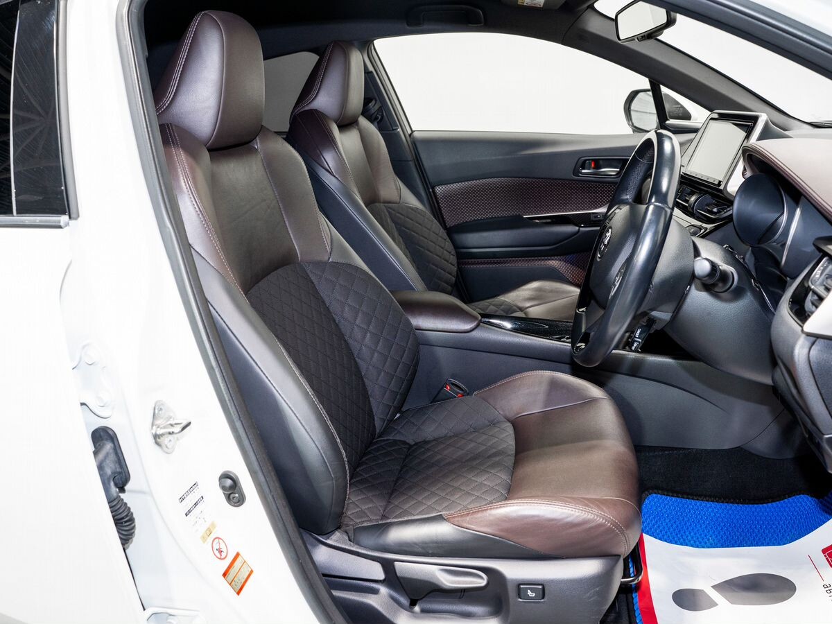 Toyota C-HR 2018 - фото автомобиля