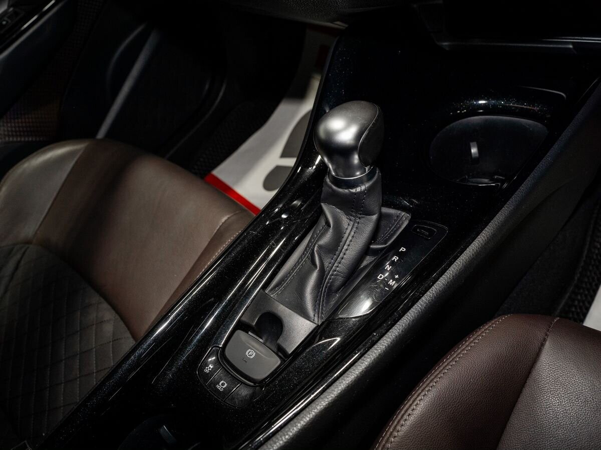 Toyota C-HR 2016 - фото автомобиля