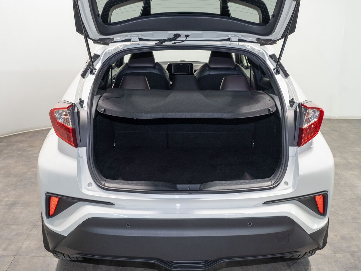 Toyota C-HR 2016 - фото автомобиля