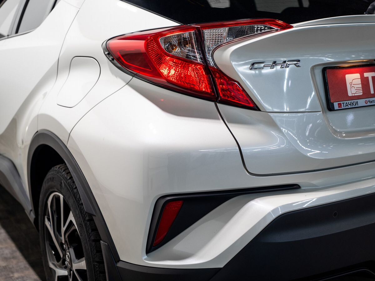 Toyota C-HR 2016 - фото автомобиля