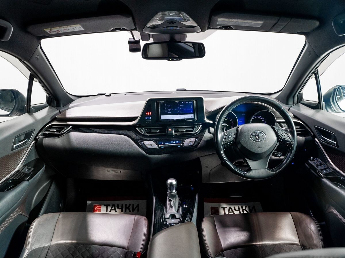 Toyota C-HR 2016 - фото автомобиля