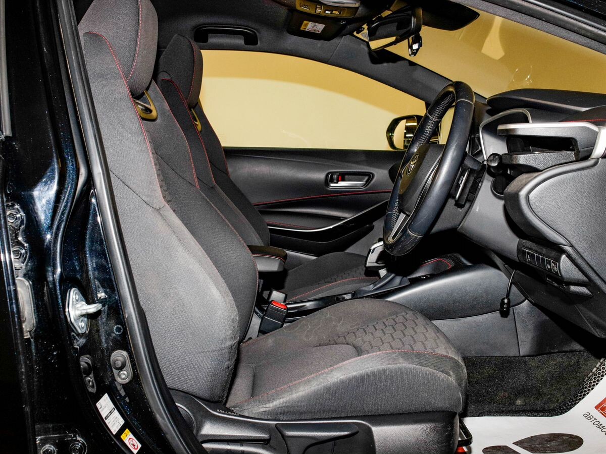 Toyota Corolla 2019 - фото автомобиля