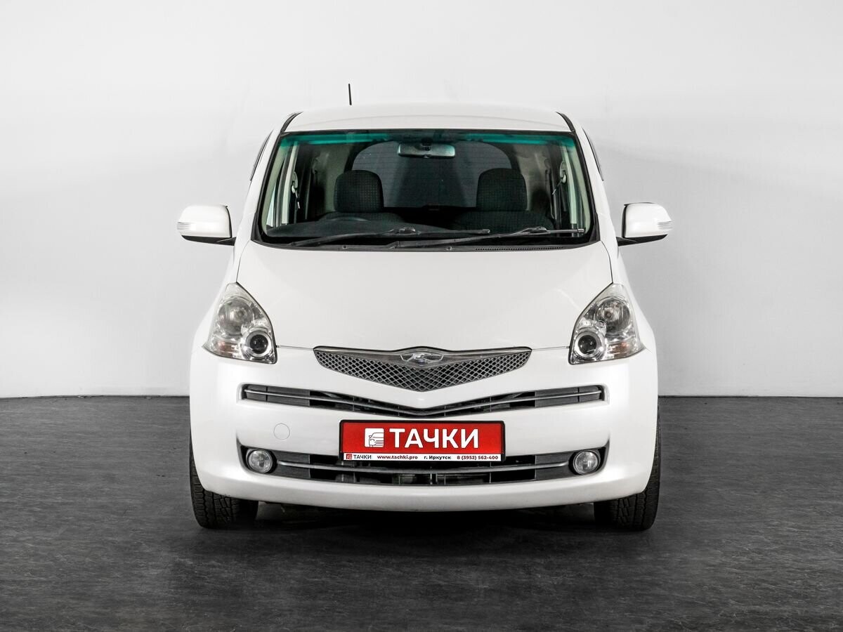Toyota Ractis 2010 - фото автомобиля