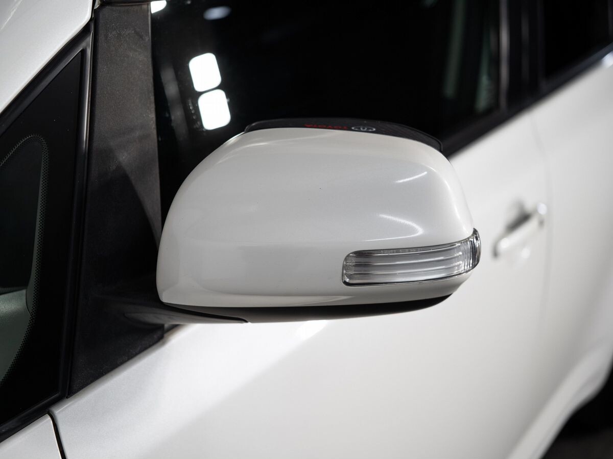 Toyota Ractis 2010 - фото автомобиля