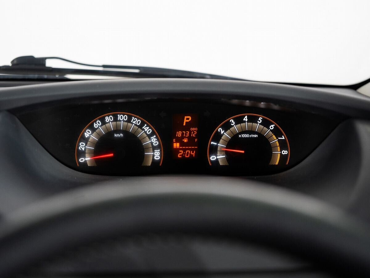 Toyota Ractis 2010 - фото автомобиля