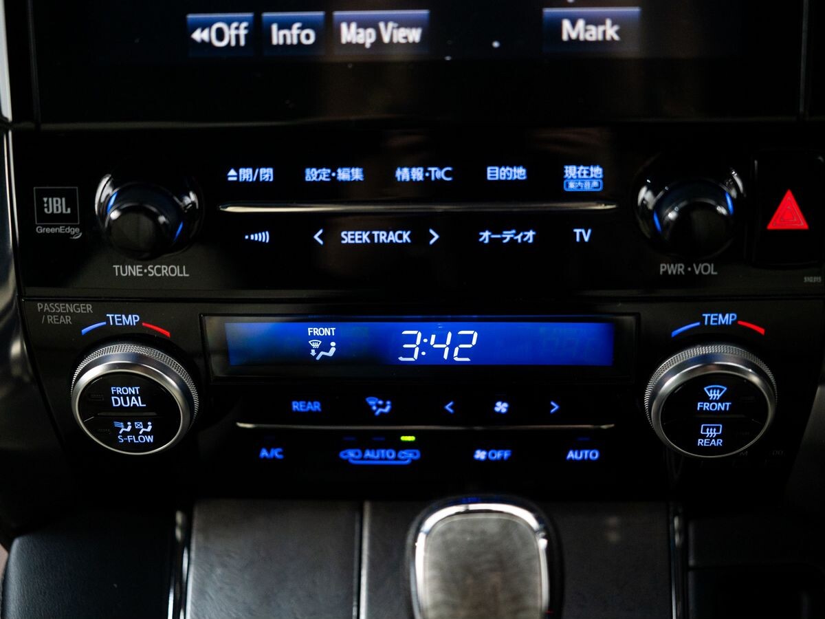 Toyota Alphard 2018 - фото автомобиля
