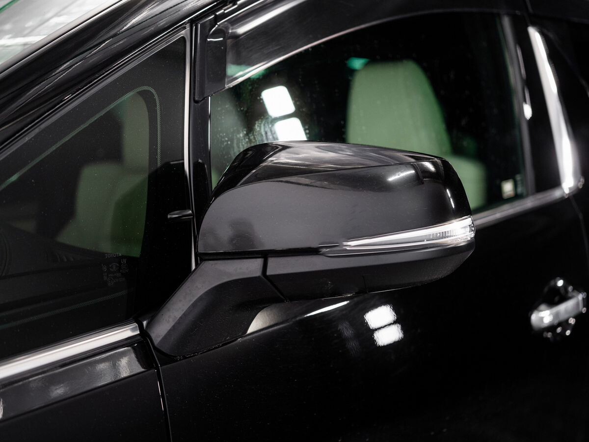 Toyota Alphard 2018 - фото автомобиля