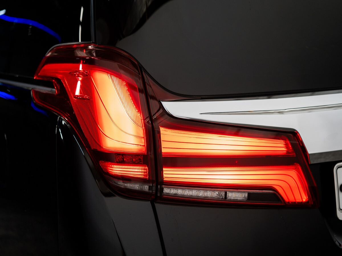 Toyota Alphard 2018 - фото автомобиля
