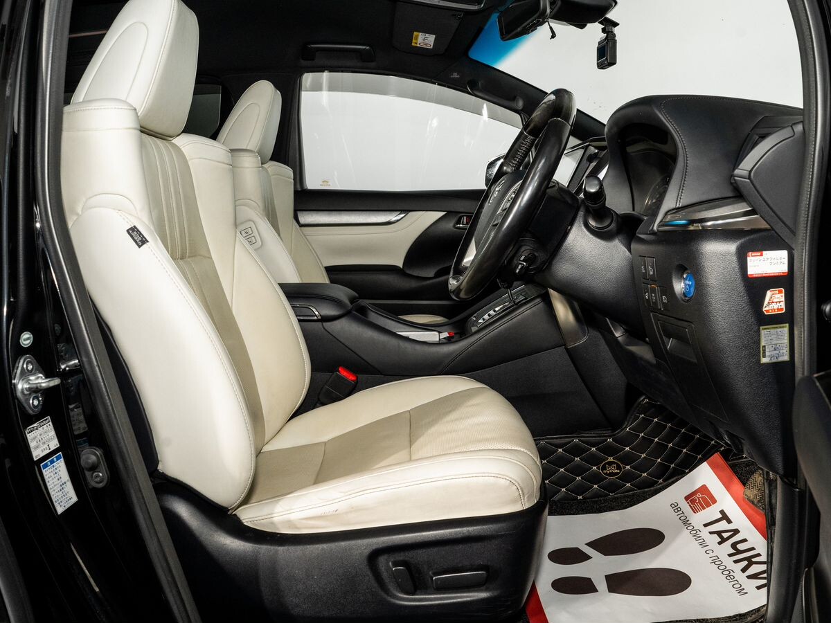 Toyota Alphard 2018 - фото автомобиля