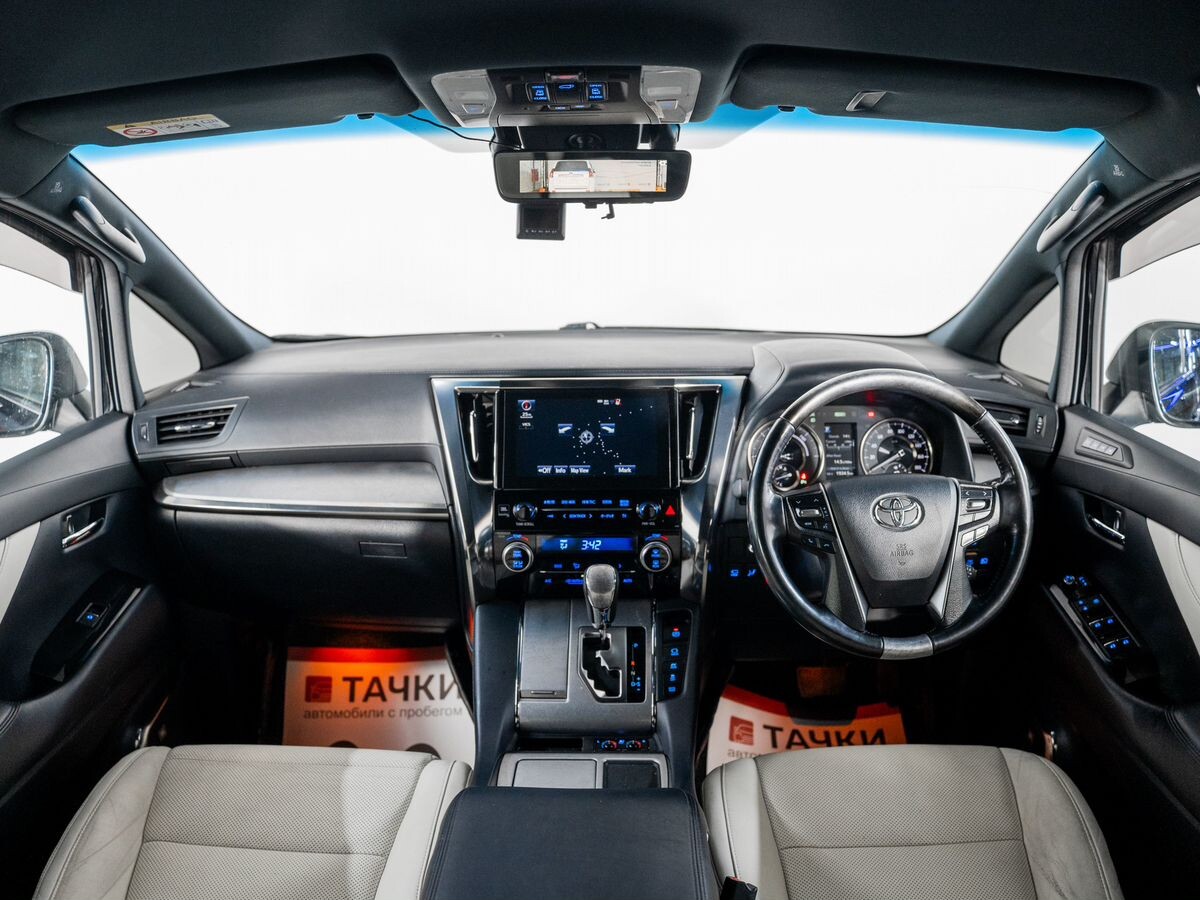 Toyota Alphard 2018 - фото автомобиля
