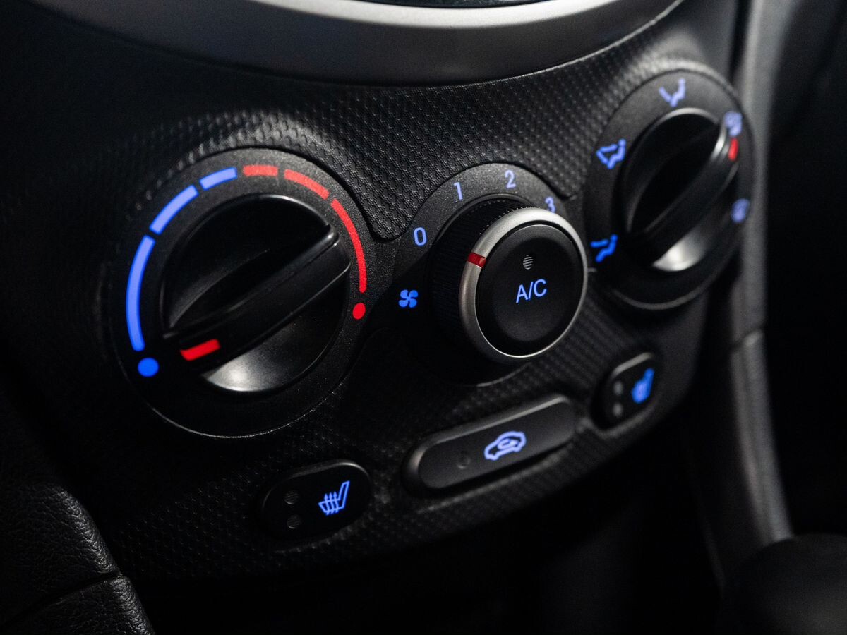 Hyundai Solaris 2012 - фото автомобиля