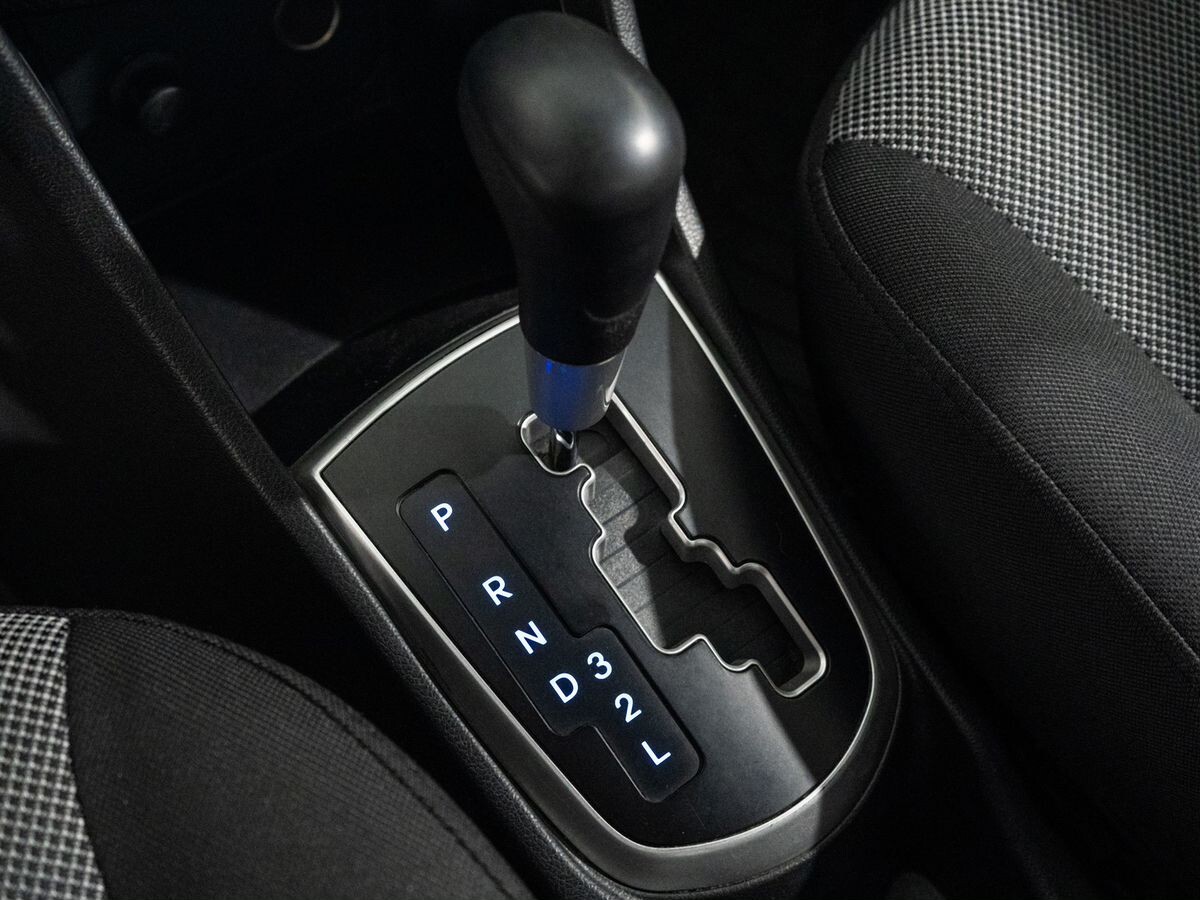 Hyundai Solaris 2012 - фото автомобиля
