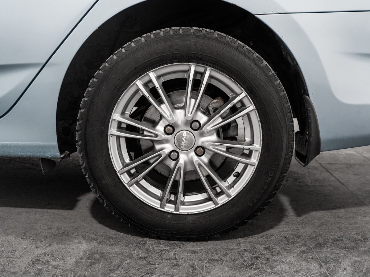 Hyundai Solaris 2012 - фото автомобиля