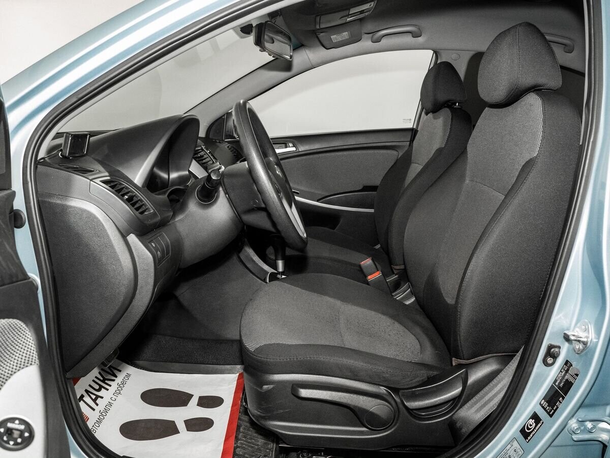Hyundai Solaris 2012 - фото автомобиля
