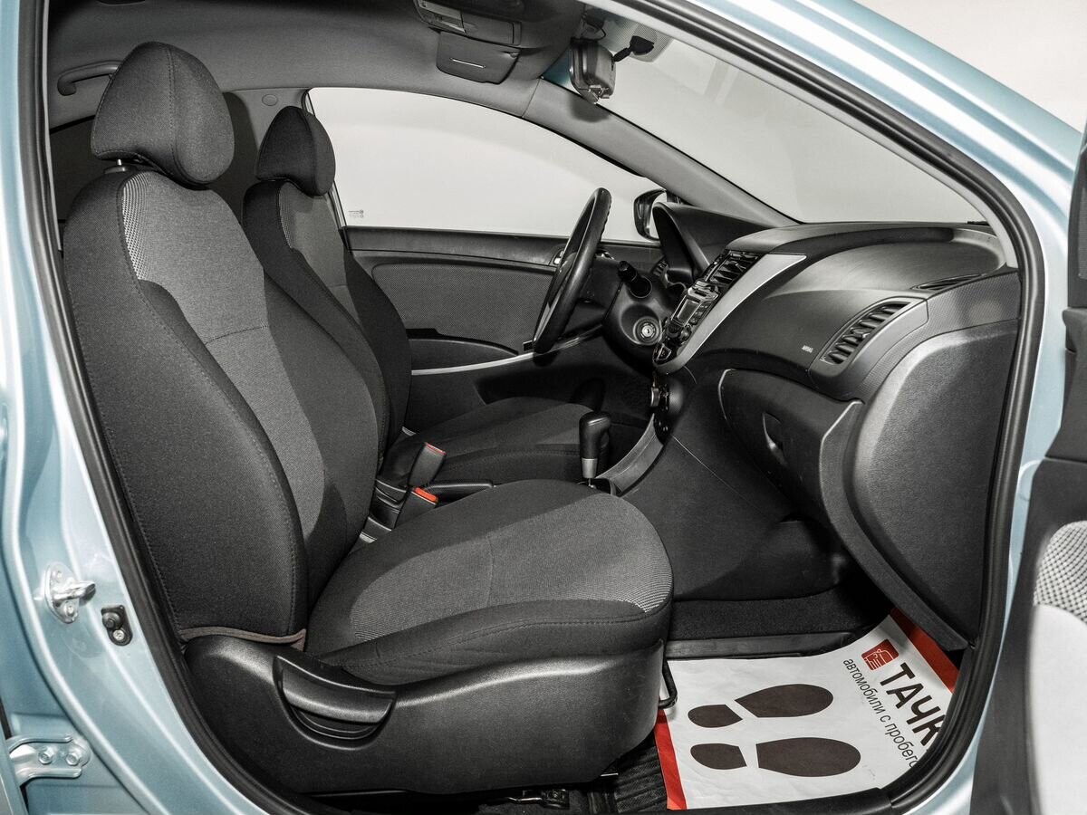 Hyundai Solaris 2012 - фото автомобиля