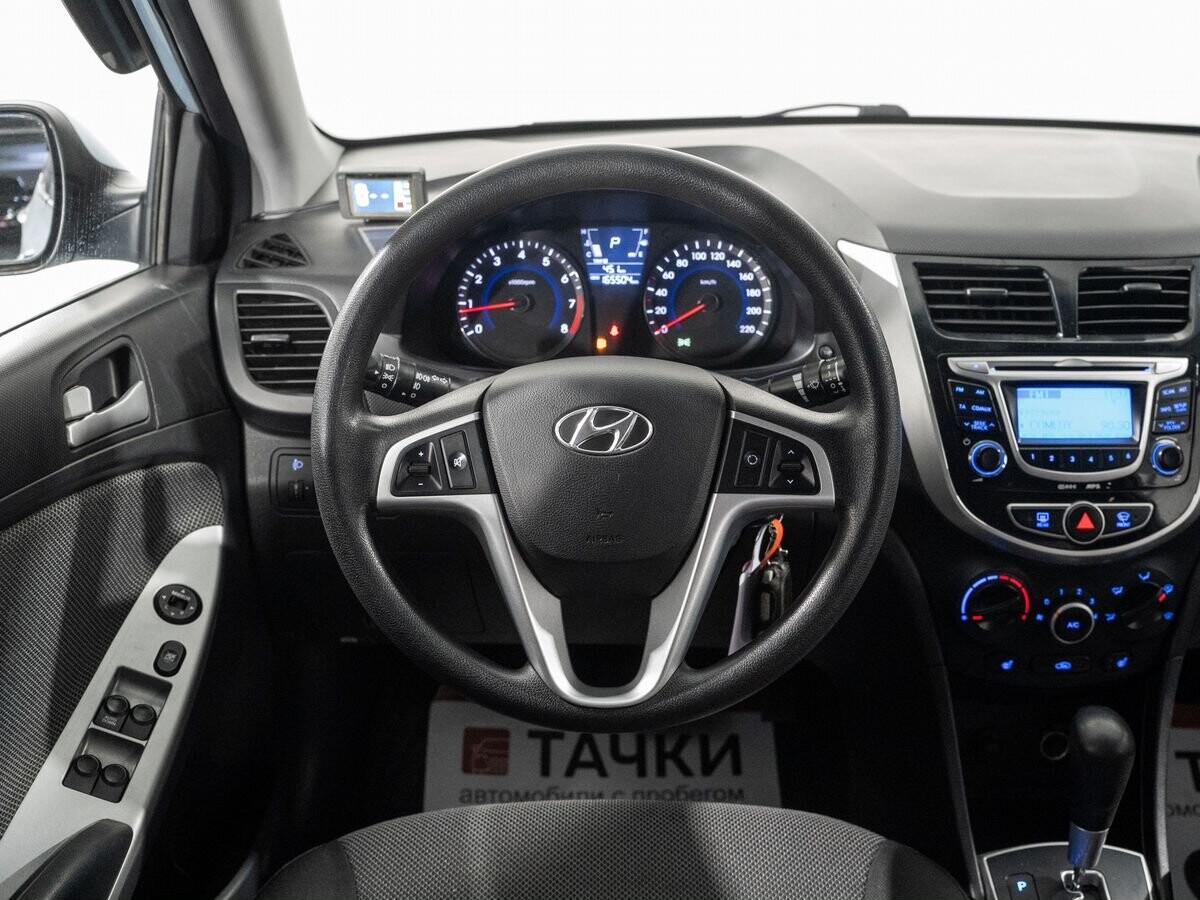 Hyundai Solaris 2012 - фото автомобиля