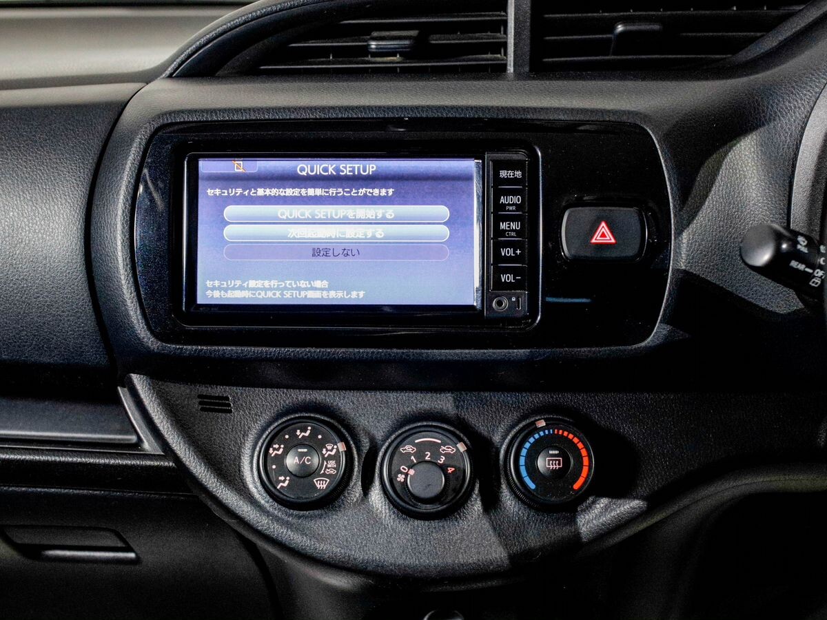 Toyota Vitz 2017 - фото автомобиля