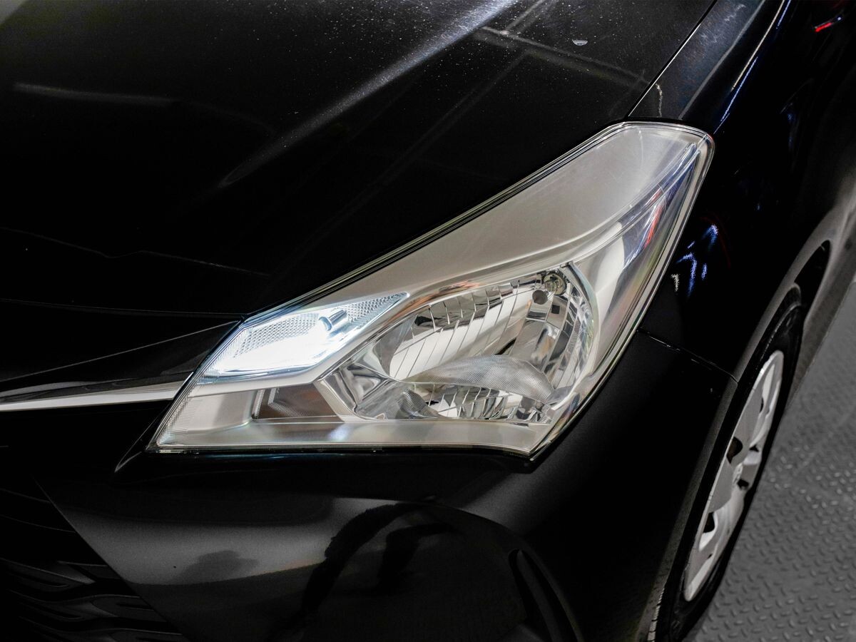 Toyota Vitz 2017 - фото автомобиля