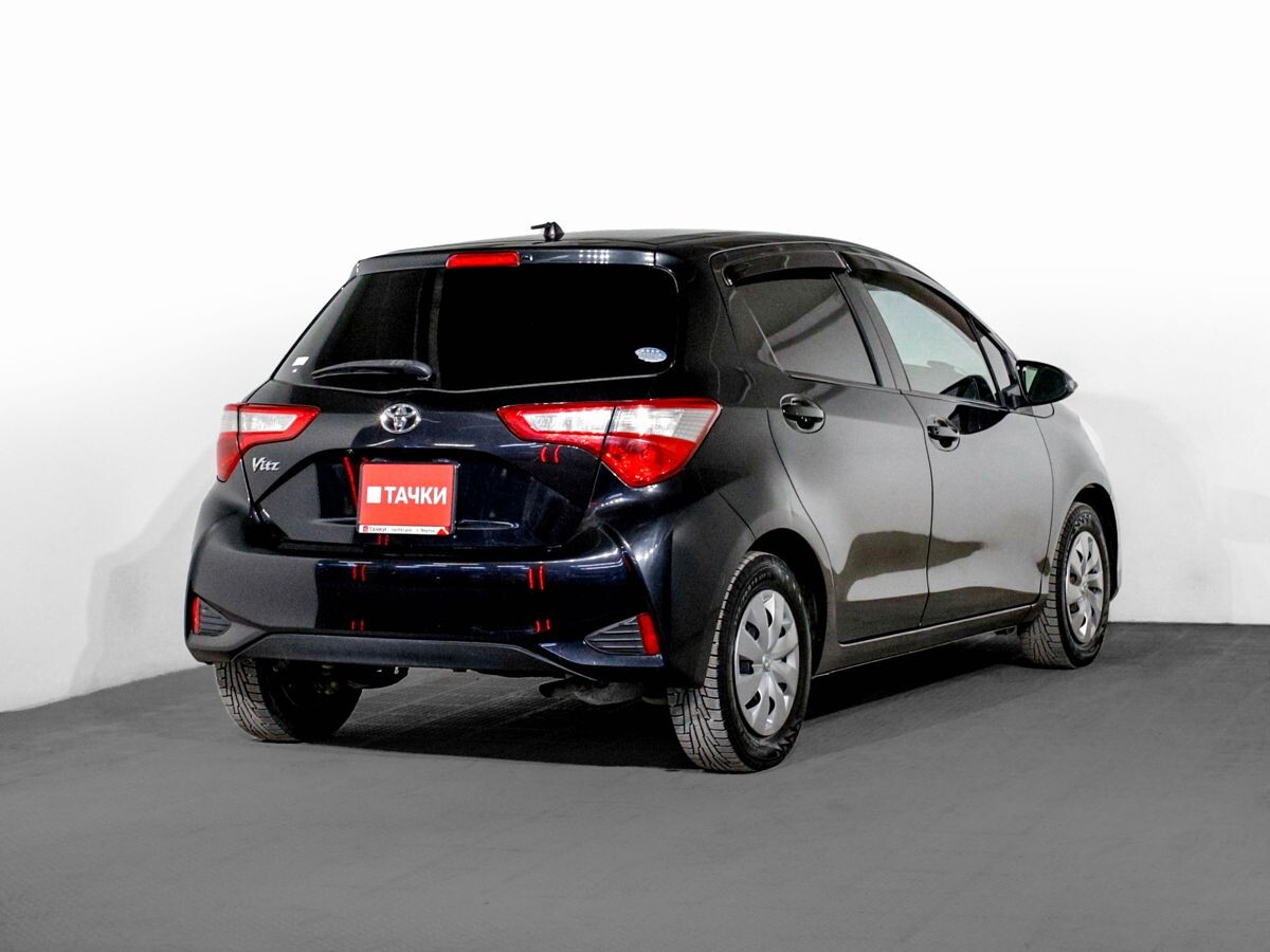 Toyota Vitz 2017 - фото автомобиля