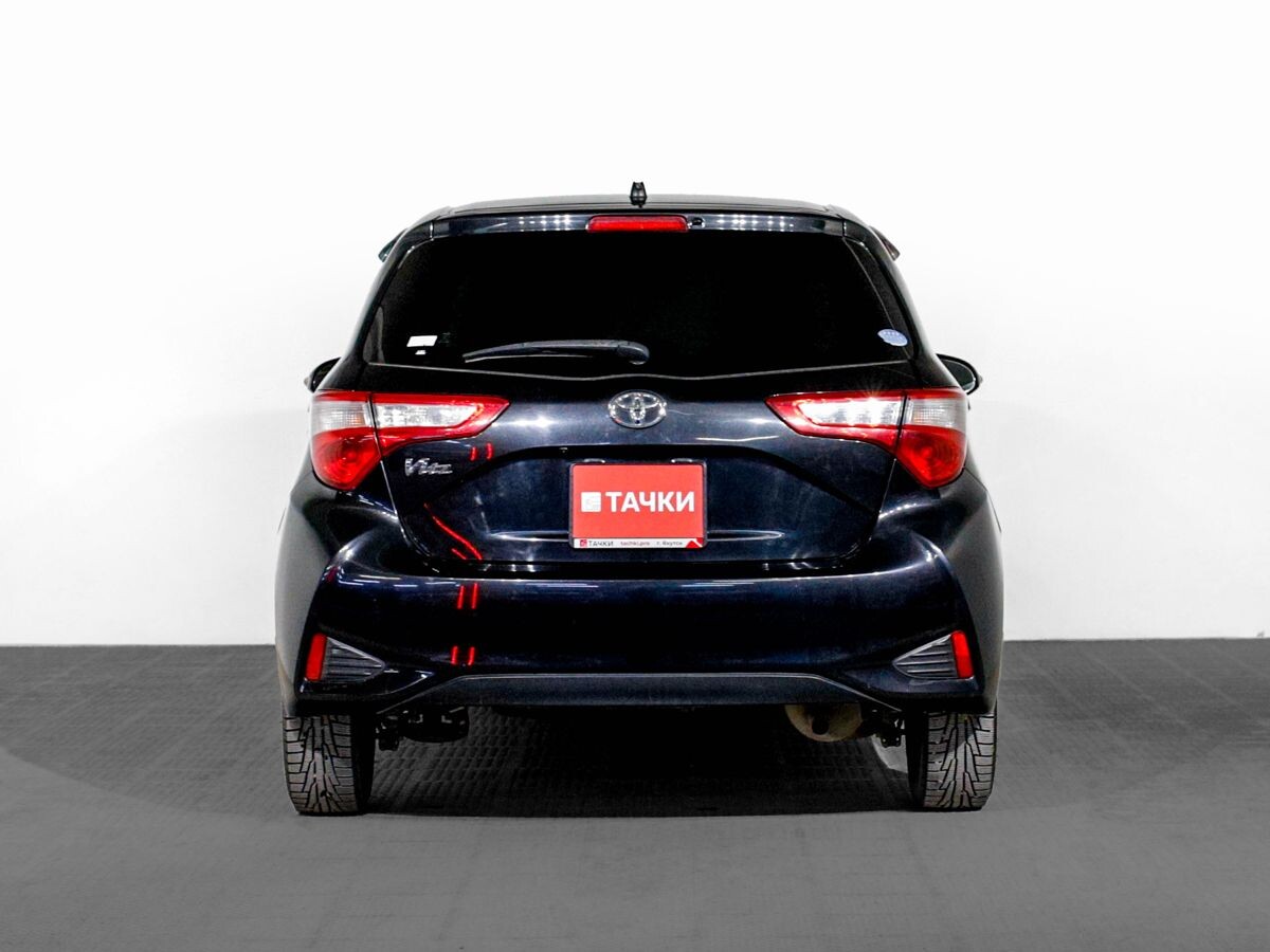 Toyota Vitz 2017 - фото автомобиля