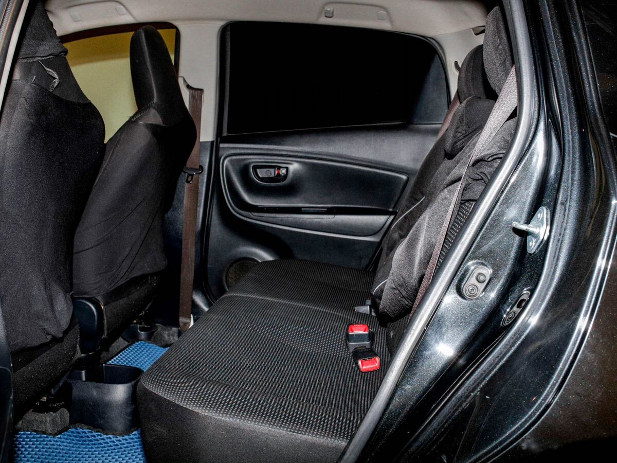 Toyota Vitz 2017 - фото автомобиля