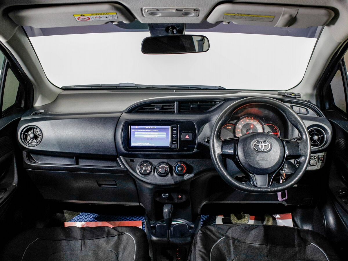 Toyota Vitz 2017 - фото автомобиля